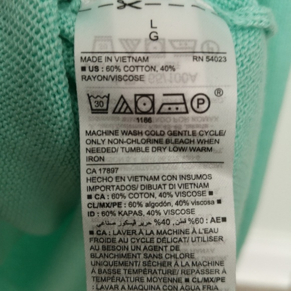 Ladies top - Picture 3 of 3